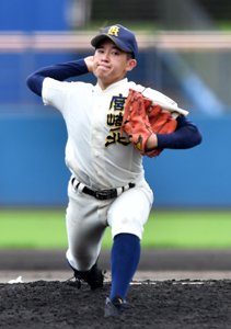 【写真】【１回戦・宮崎北-門川】門川打線を完封した宮崎北の松林＝アイビー