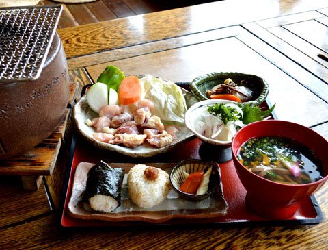 地どり焼きB定食/松葉ごろん亭