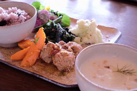 ランチ〈月替わり〉/ハルとツキ