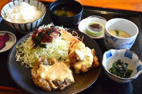 椎茸＆チキン南蛮定食/レストラン「あじさい館」（道の駅「山之口」）