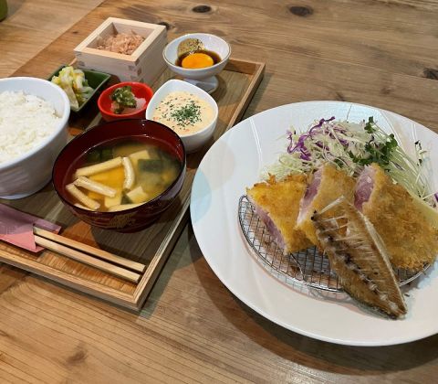 アジフライが落ちてた定食/アジフライがおちてた。