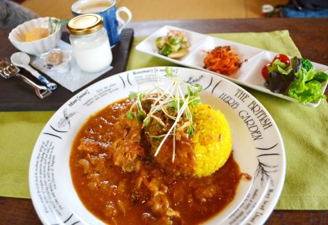 薬膳カレー、お任せデザートセット/六帖軒（むじょうけん）カフェ